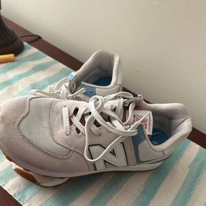 New Balance White and Gray Sneakers Athletic Comfort